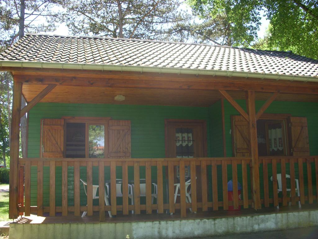 Camping De La Pelouse Jaulny エクステリア 写真
